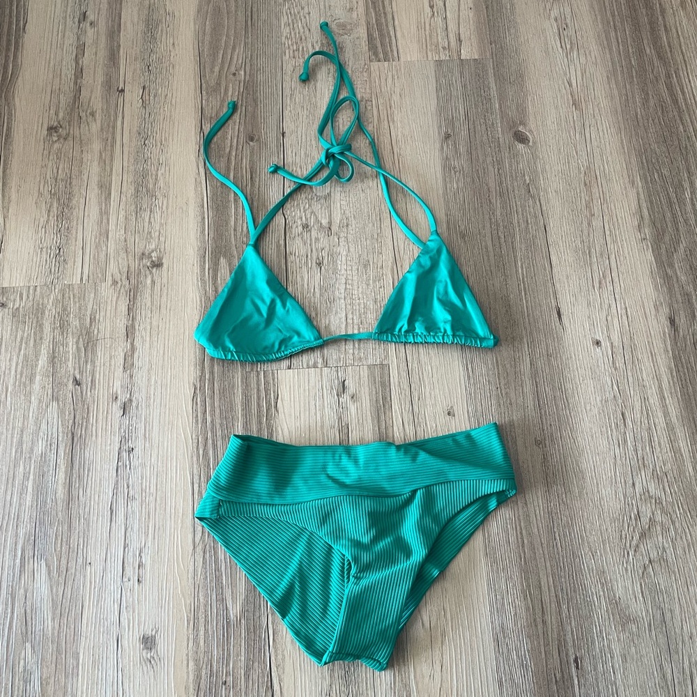 NWOT Frankies Bikini Emerald Set Size Small